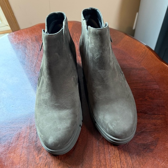 Vionic Women’s Uptown Sur Platform Wedge Green Pull On Booties Size 6.5 - Picture 3 of 8